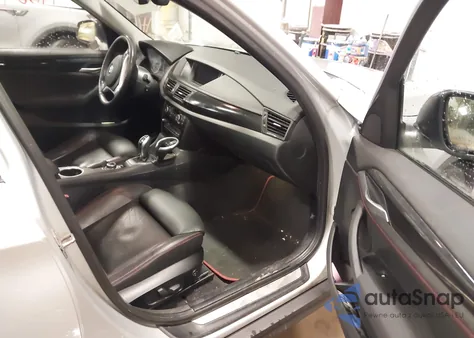 2013 BMW X1 xDrive28I из США, поврежденный, VIN WBAVL1C53DVR90237